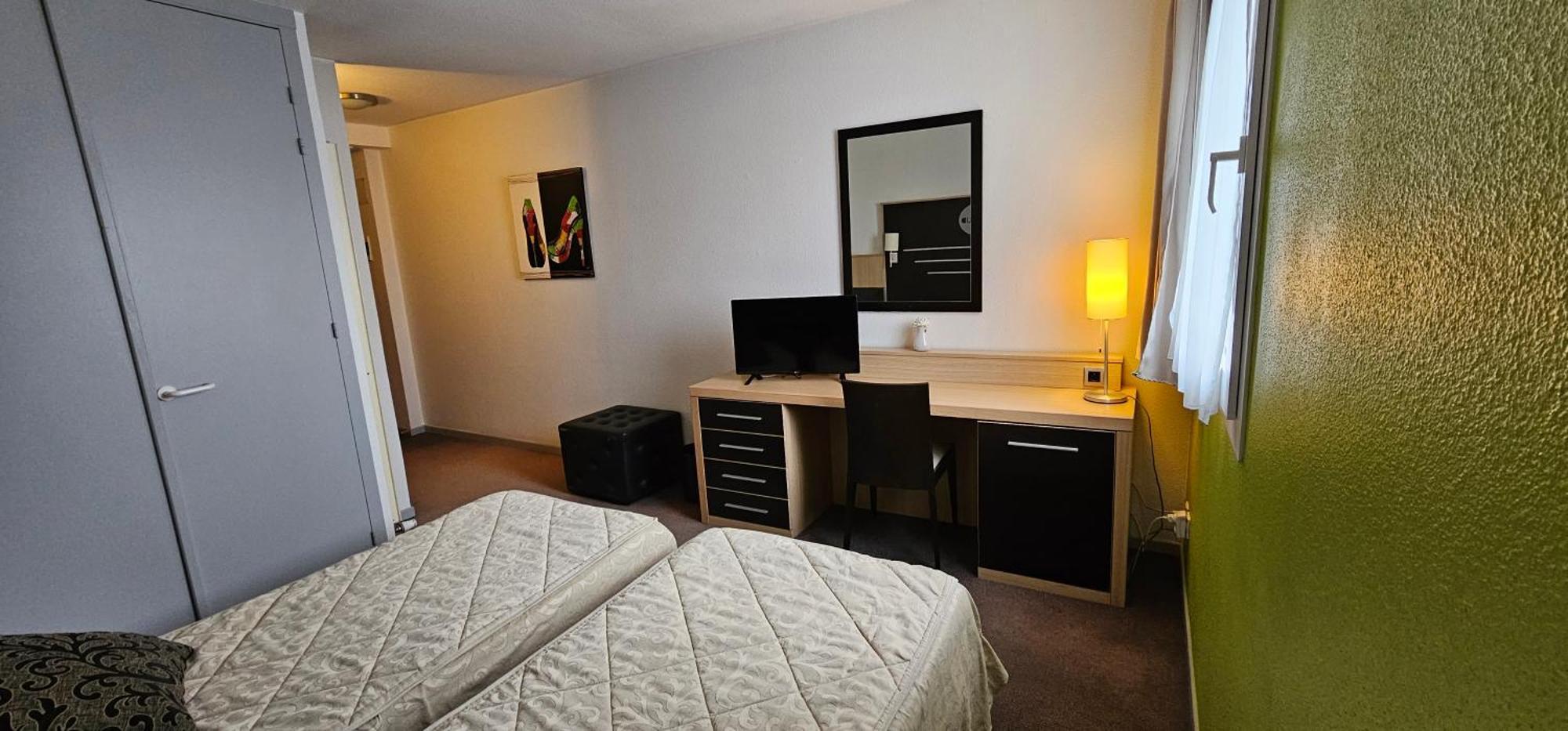 Hotel Lyon Sud, Pierre Benite, St Genis Laval エクステリア 写真