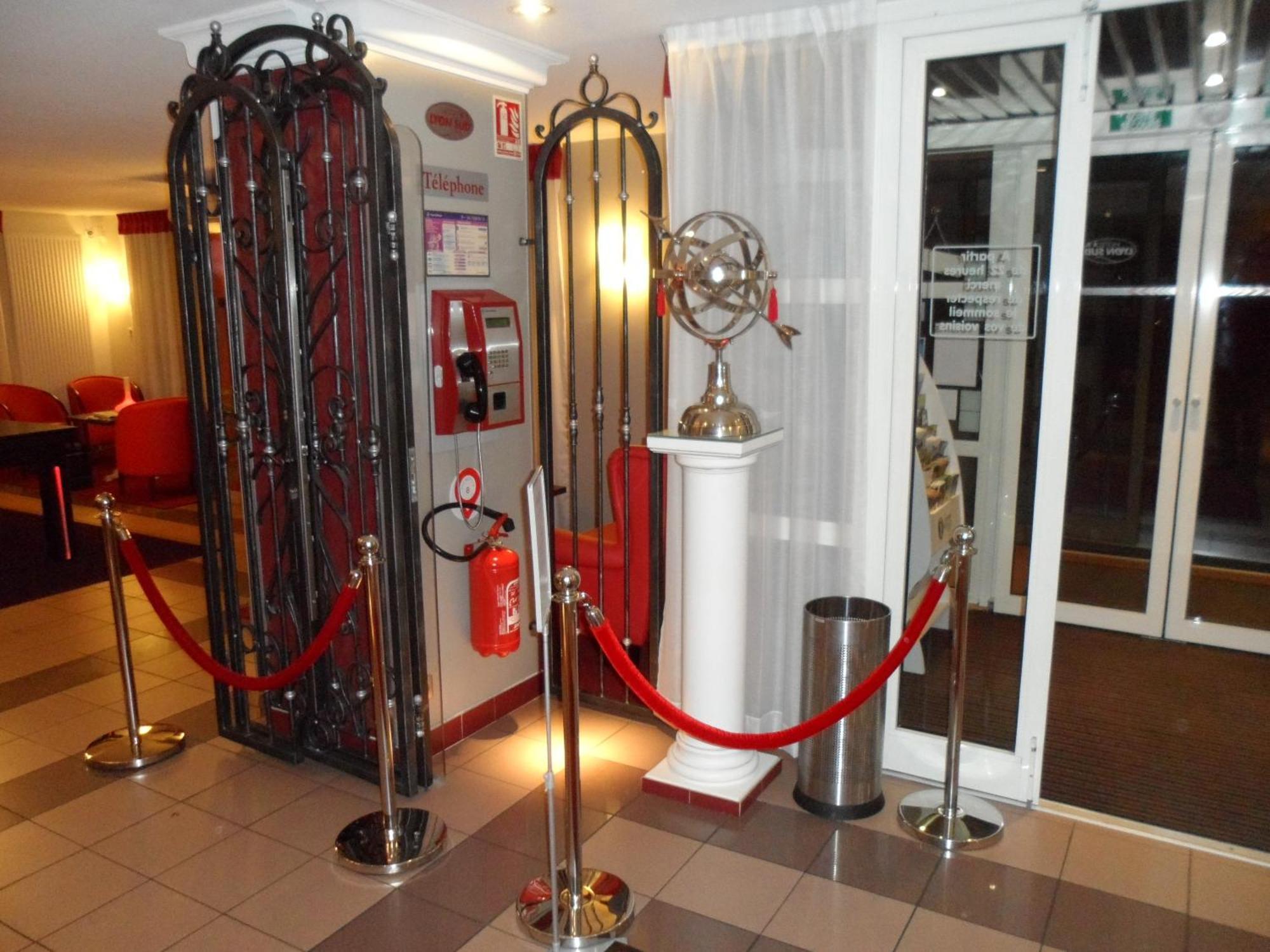 Hotel Lyon Sud, Pierre Benite, St Genis Laval エクステリア 写真