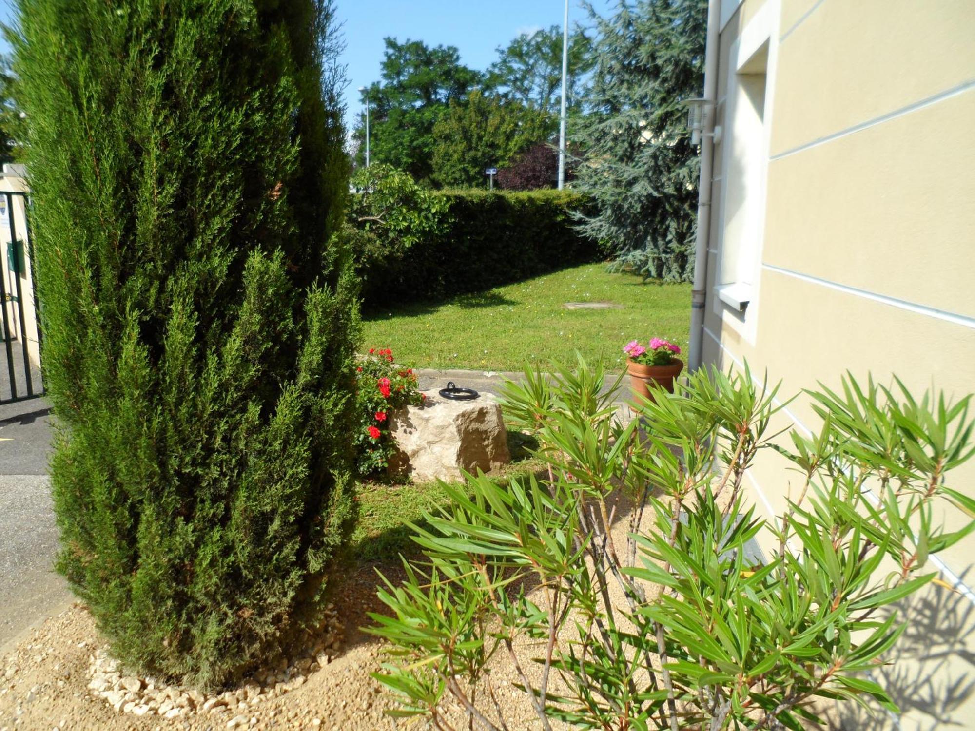 Hotel Lyon Sud, Pierre Benite, St Genis Laval エクステリア 写真