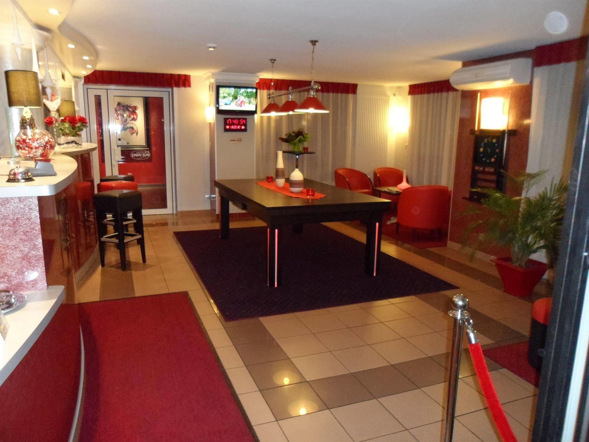 Hotel Lyon Sud, Pierre Benite, St Genis Laval エクステリア 写真