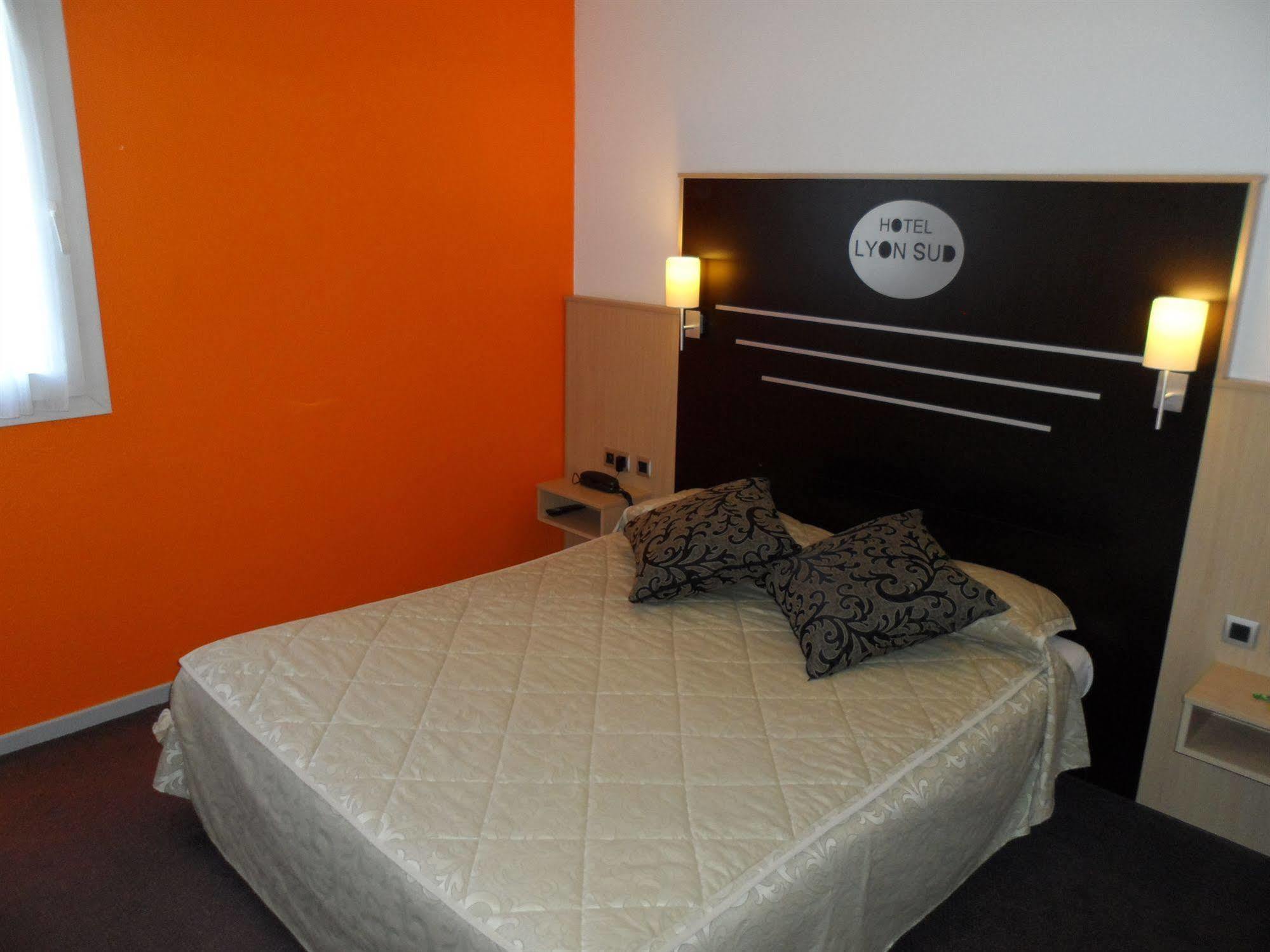 Hotel Lyon Sud, Pierre Benite, St Genis Laval エクステリア 写真