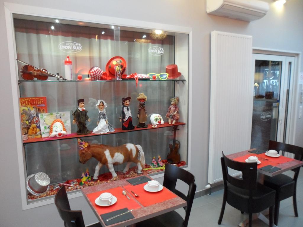 Hotel Lyon Sud, Pierre Benite, St Genis Laval エクステリア 写真